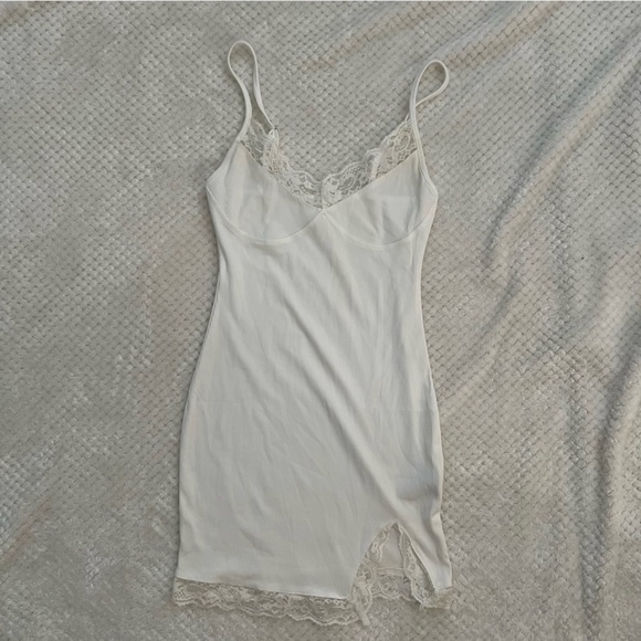 Dresses & Skirts - White dress